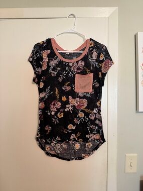 Women's Black Floral Short Sleeve Pocket Tee with Pink Trim